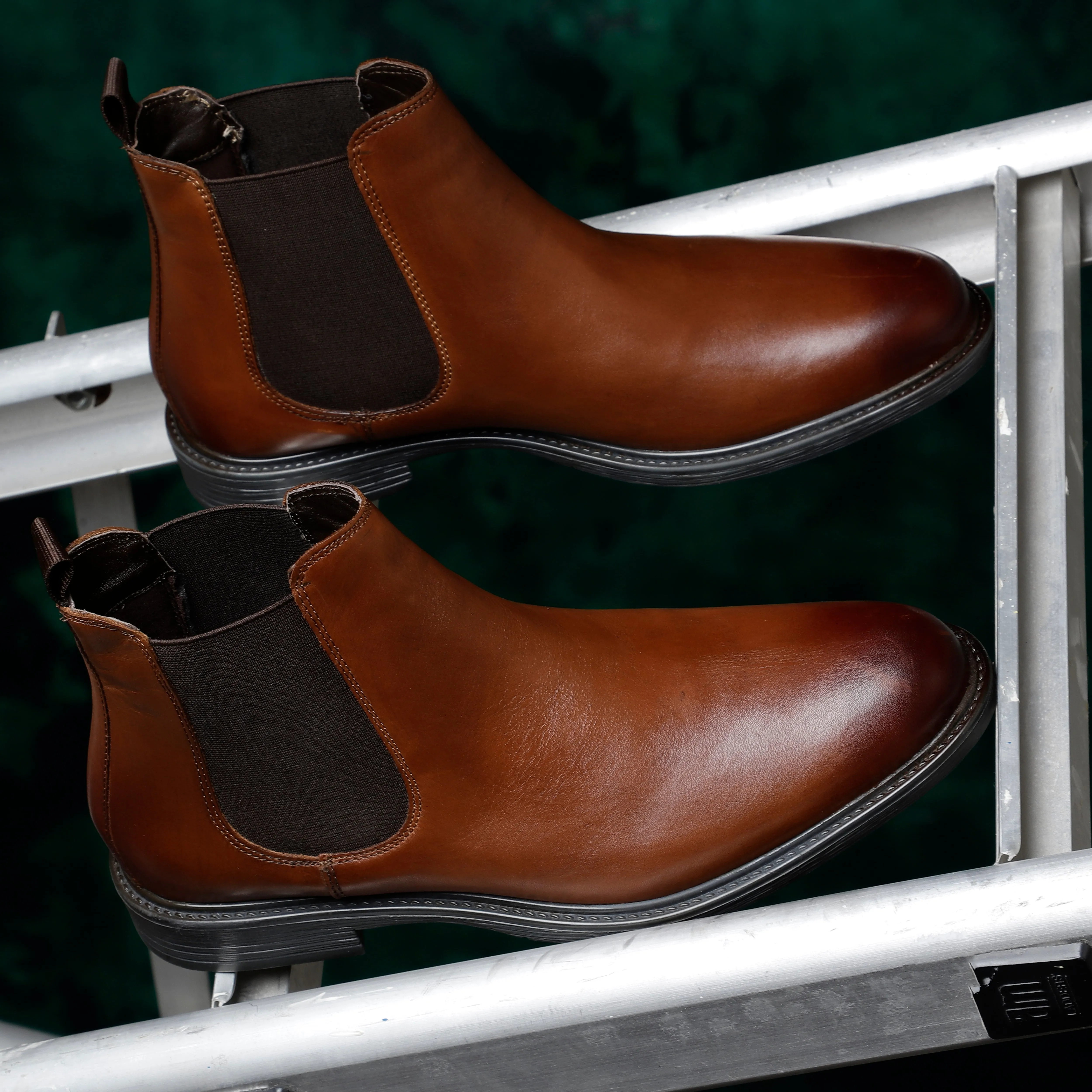 Enzo Classic Leather Chelsea Boots