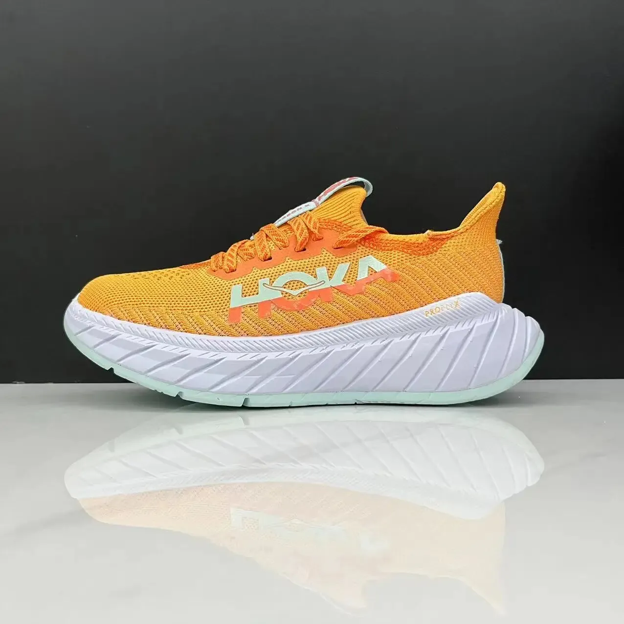 Hokas Running Shoes