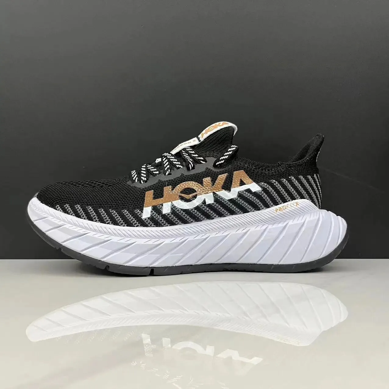 Hokas Running Shoes
