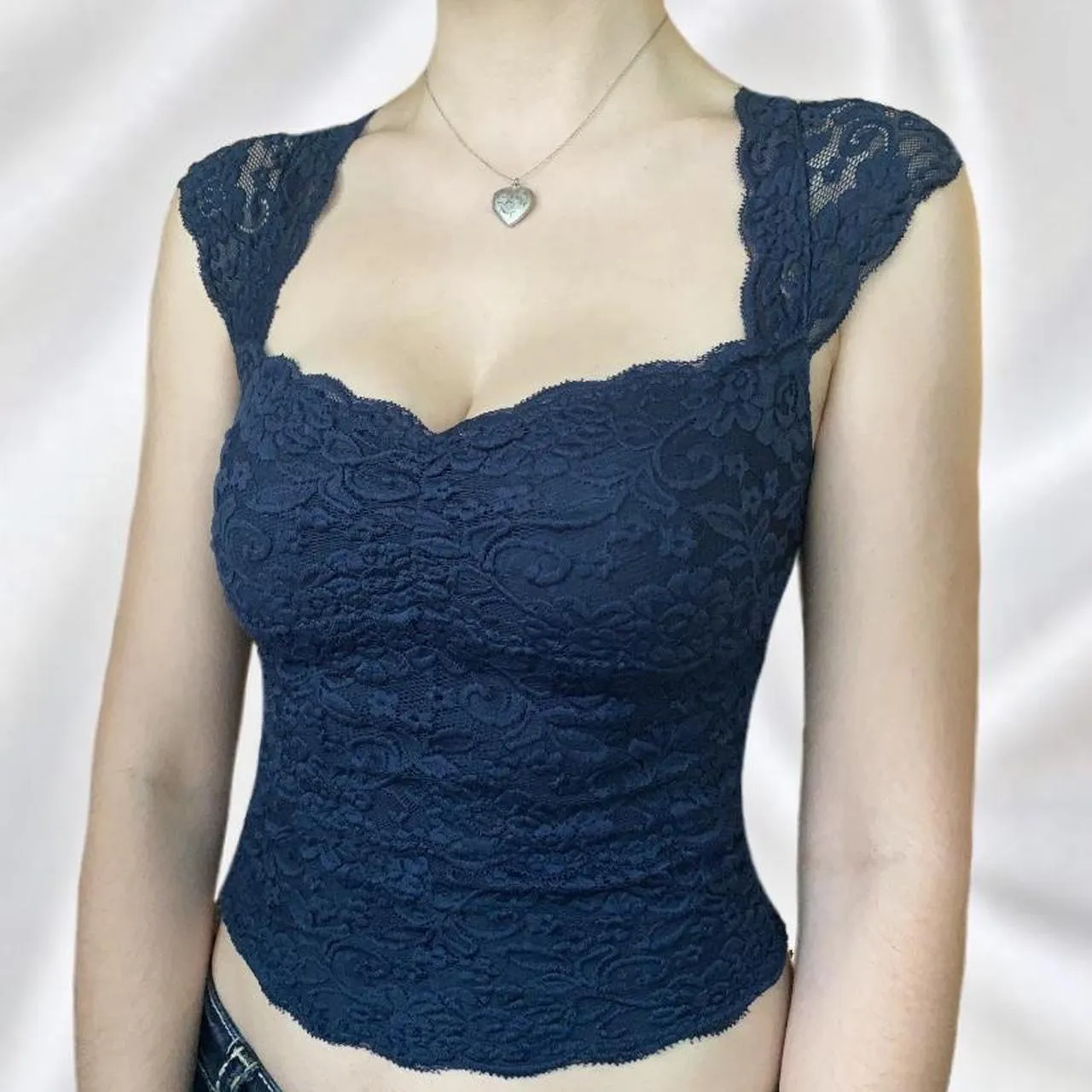 Vvsha - Lace Slim Short Sleeve Tee